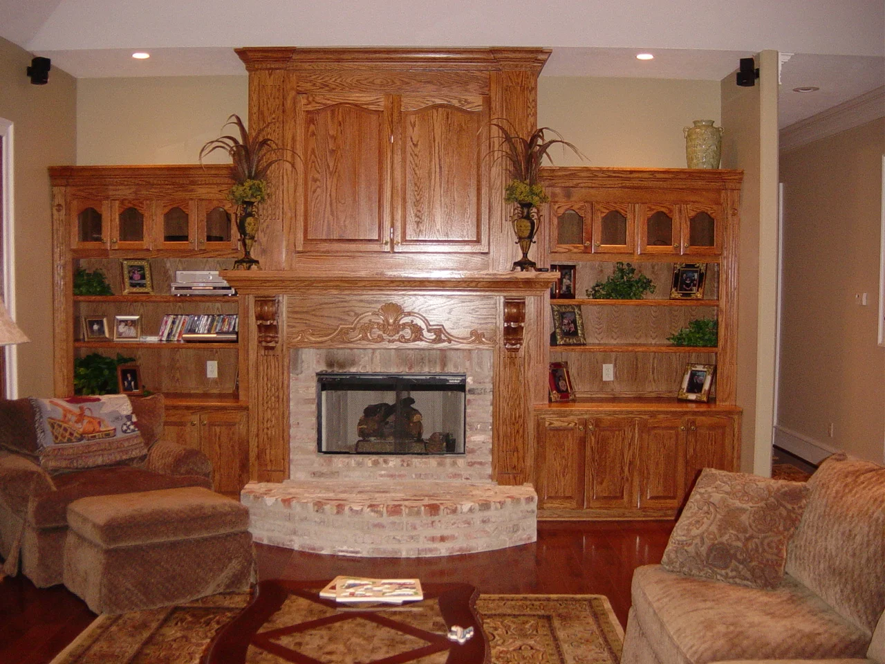 Gray Entertainment Cntr.jpg