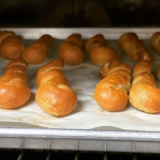 Can you smell the deliciousness being created right now ?  Fresh house made pretzels everyday at @huntclubtulsa served with amazing beer cheese.  7 days a week 4-late