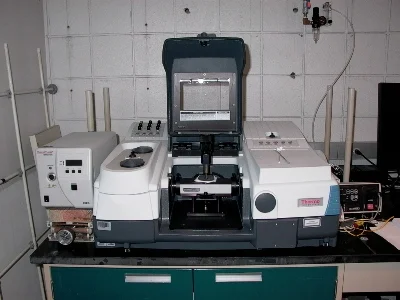 Thermo Scientific Nicolet 8700 FTIR Spectrometer