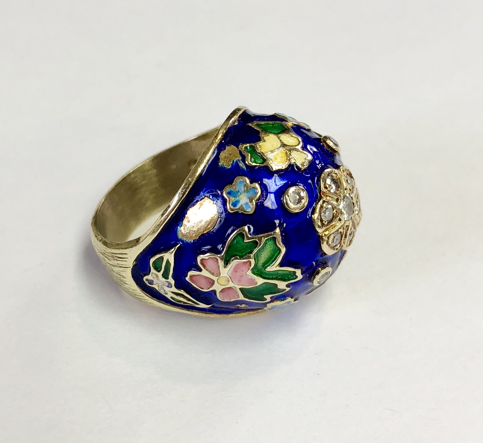 14K Yellow Gold Enamel Diamond Ring