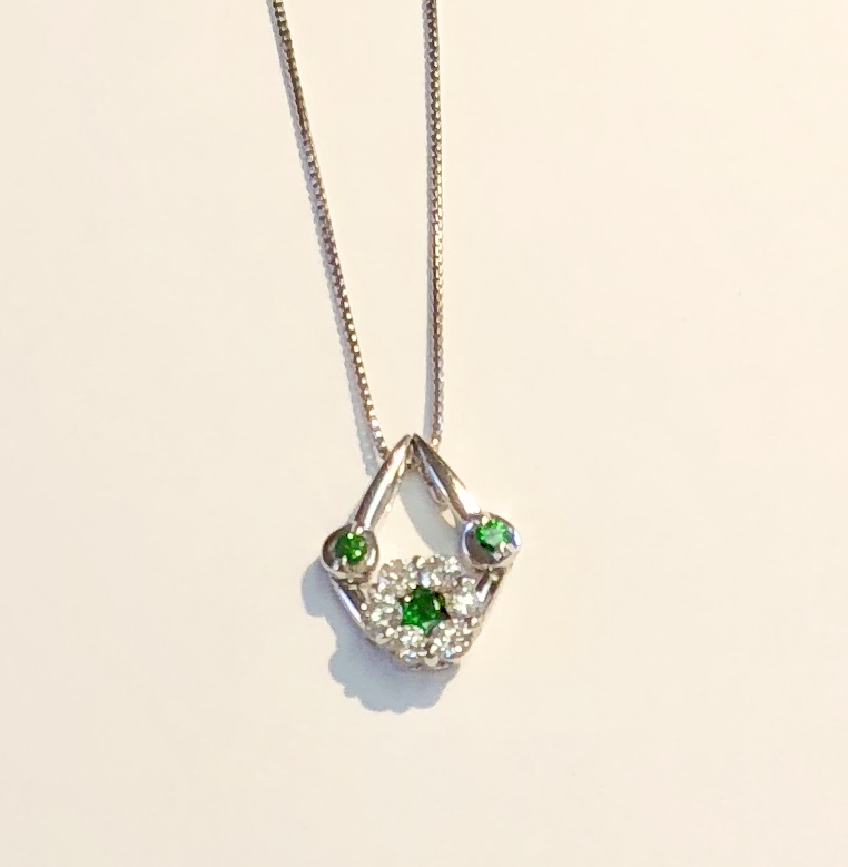 18K White Gold Grossular Garnet Diamond Necklace