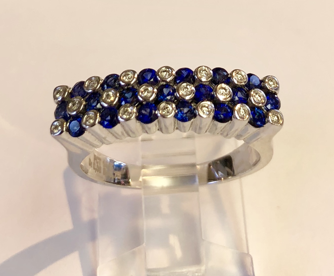 14k White Gold Sapphire Diamond ring