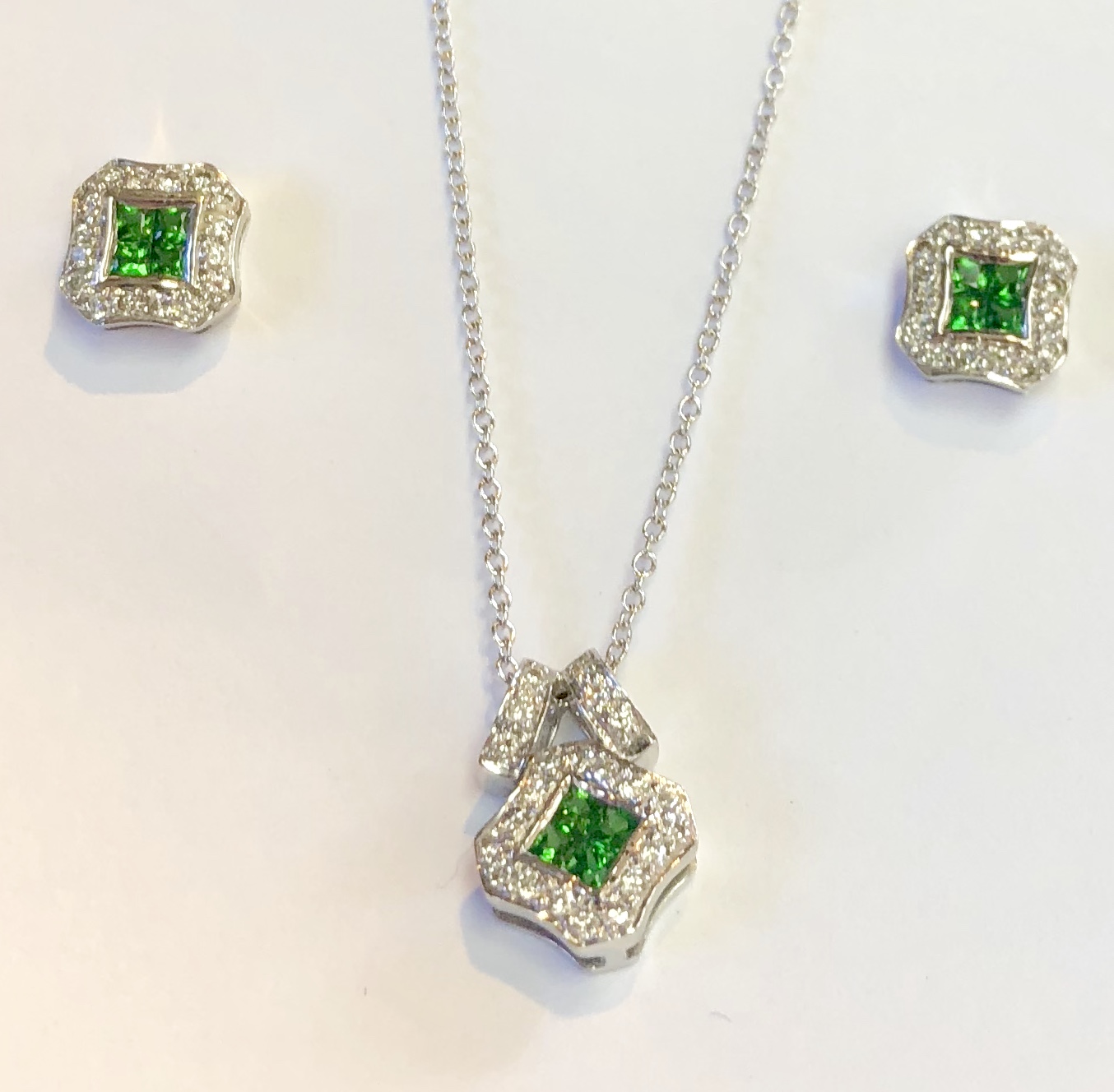 18K White Gold Tsavorite and Diamond Earrings and Necklace Set