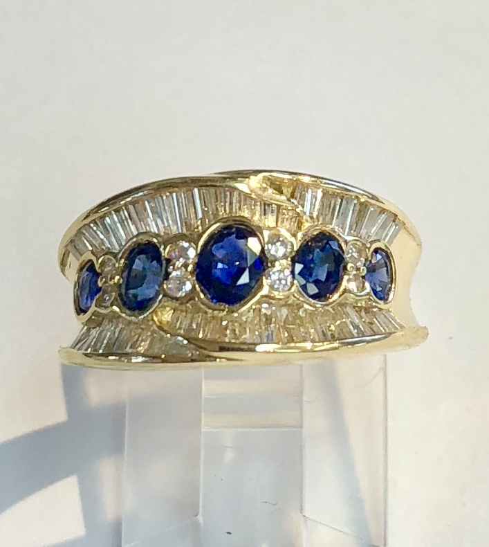 18K Yellow Gold Blue Sapphire & Diamond Ring