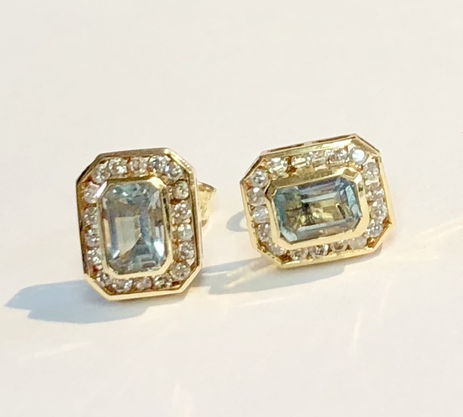 18K Yellow Gold Aquamarine Diamond Earrings