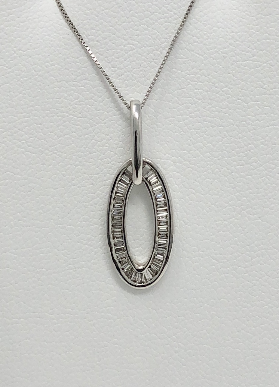 18k White Gold Diamond Necklace