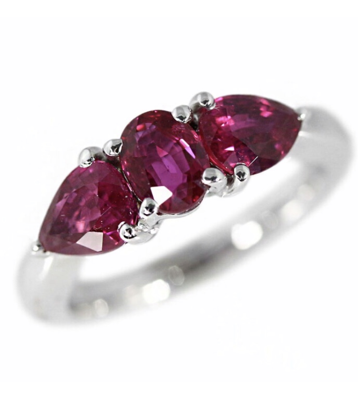 18K White Gold Ruby Ring