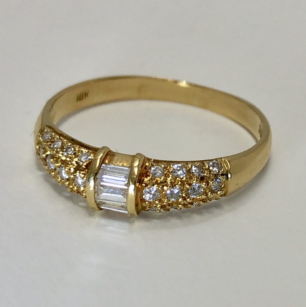 18K Yellow Gold Diamond Ring