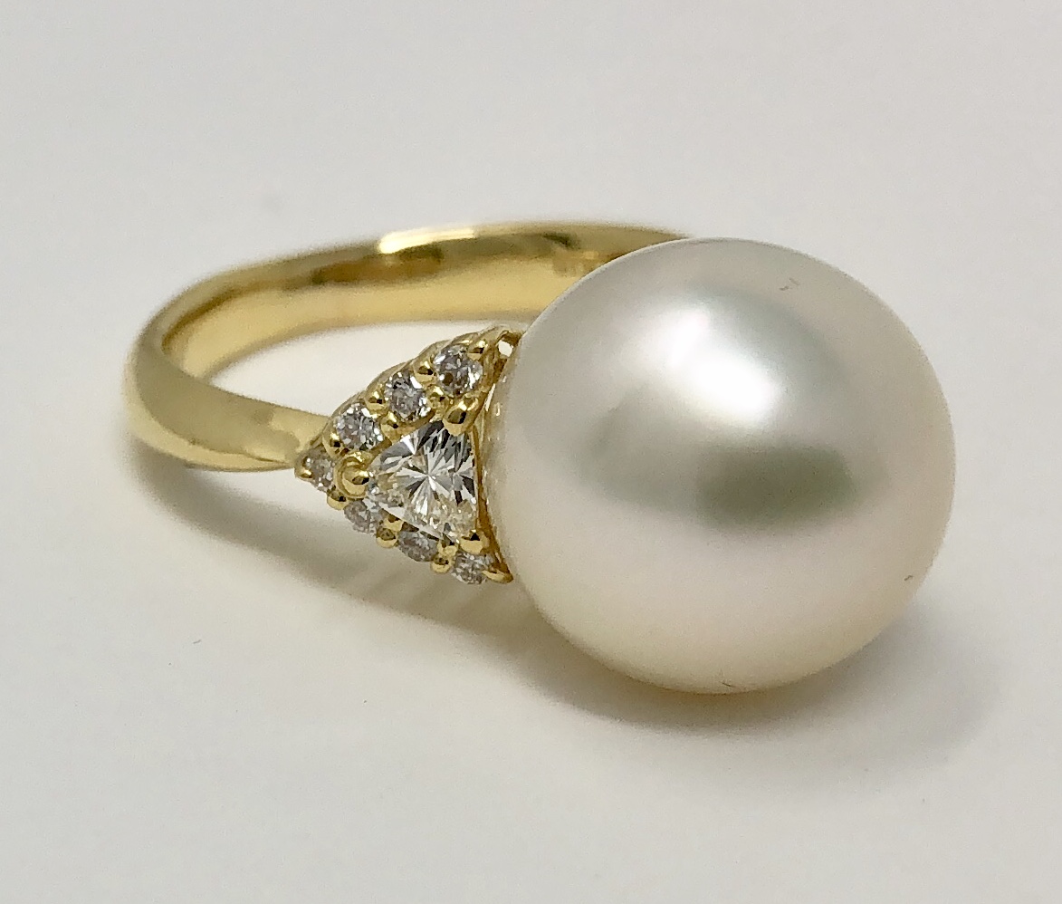 18K Yellow Gold White Pearl Diamond Ring