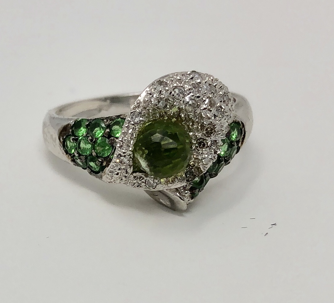 14k White Gold Tsavorite Garnet Diamond Ring