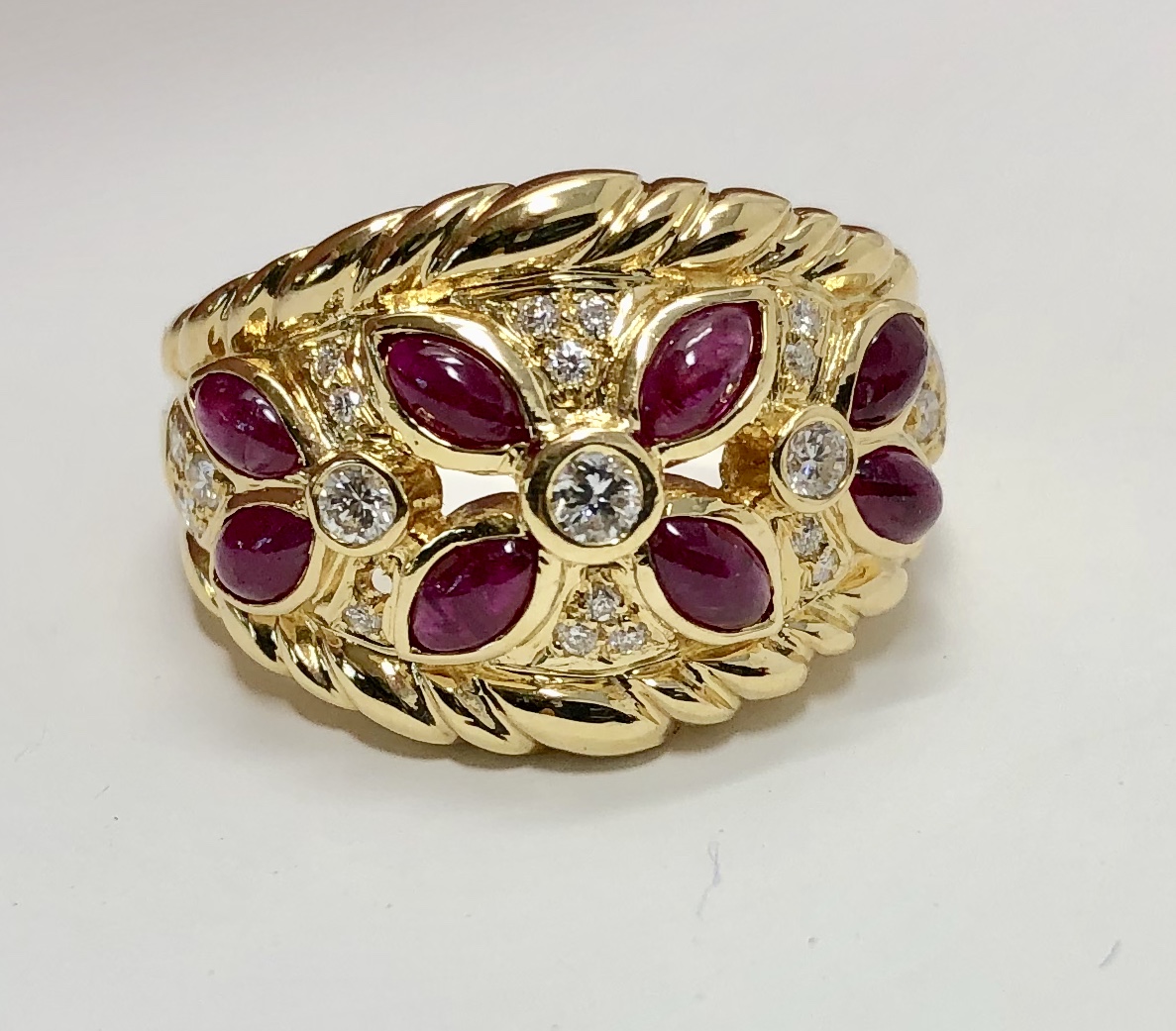 18K Yellow Gold Ruby Diamond Ring