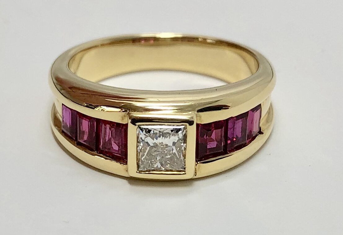 18K Yellow Gold Ruby Diamond Ring