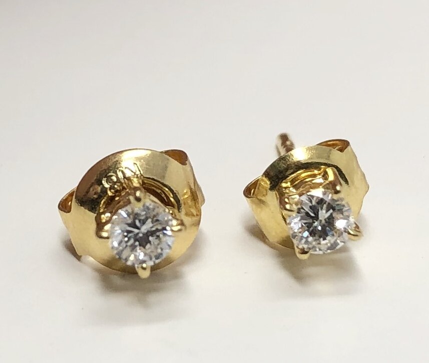 18K Yellow Gold Diamond Stud Earrings