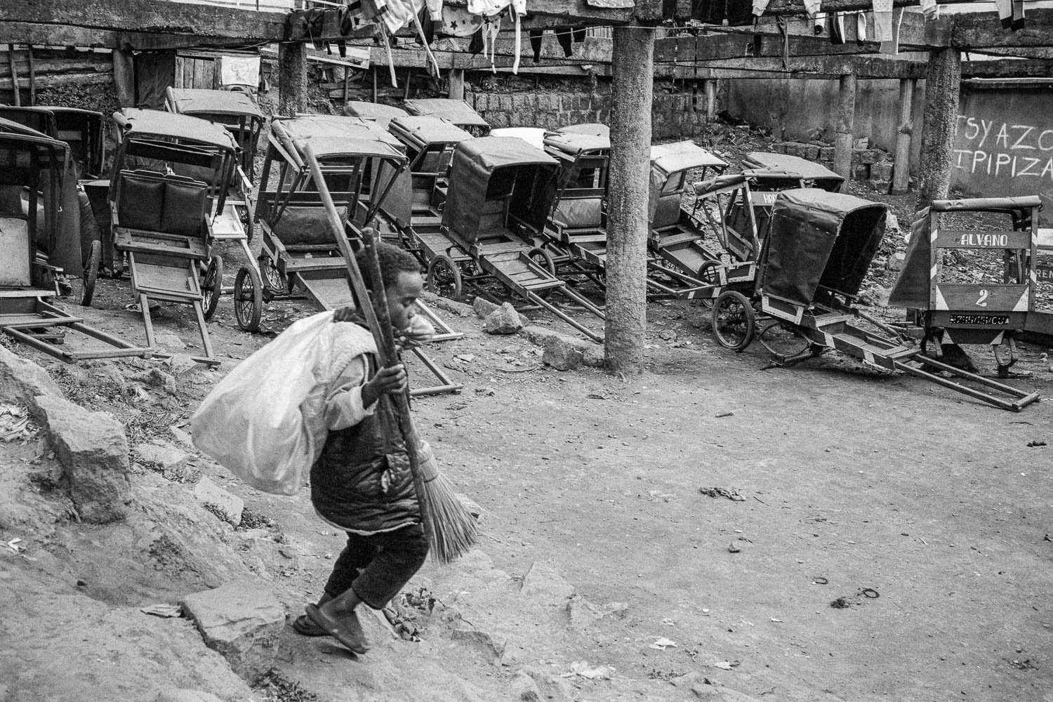 Dreams_Reality & Doubts_Madagascar_Documentary_© Carlos Simes-13.jpg