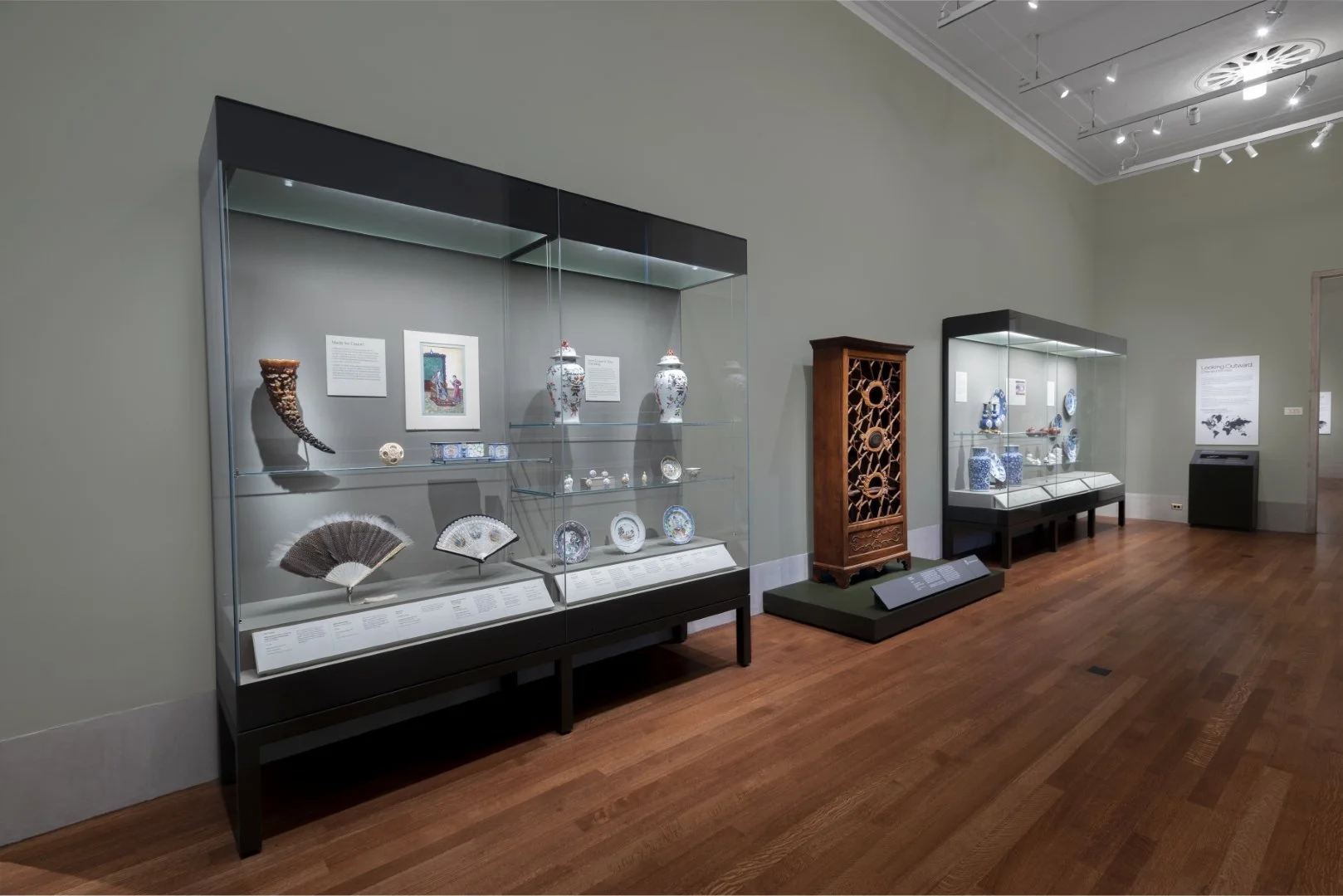 SHOWCASE — Case[werks] - Museum Display Cases, Exhibit Fixtures ...