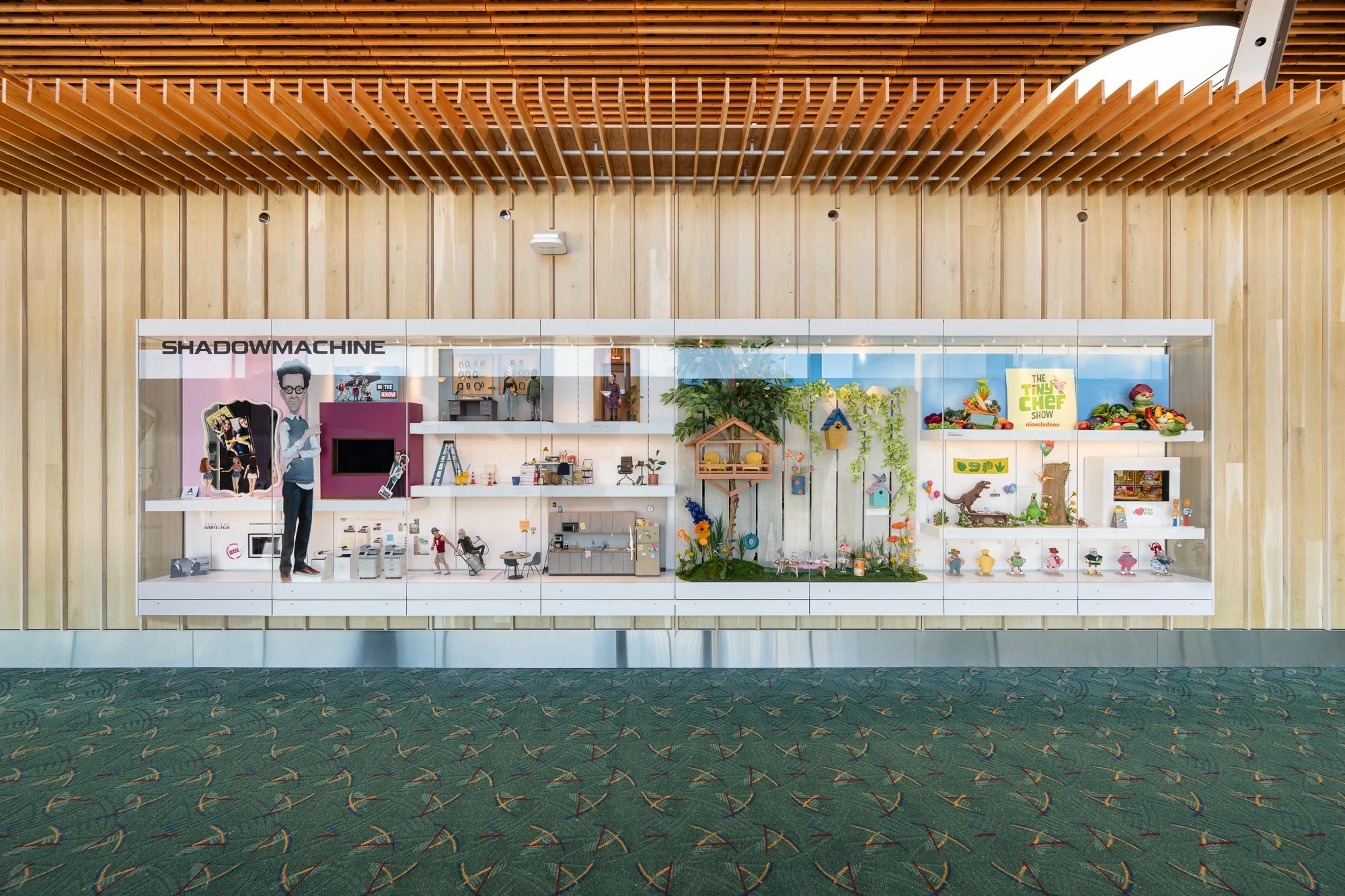 2024-09-16-Port-Glass-cases-DZC_6601 copy-web.jpg