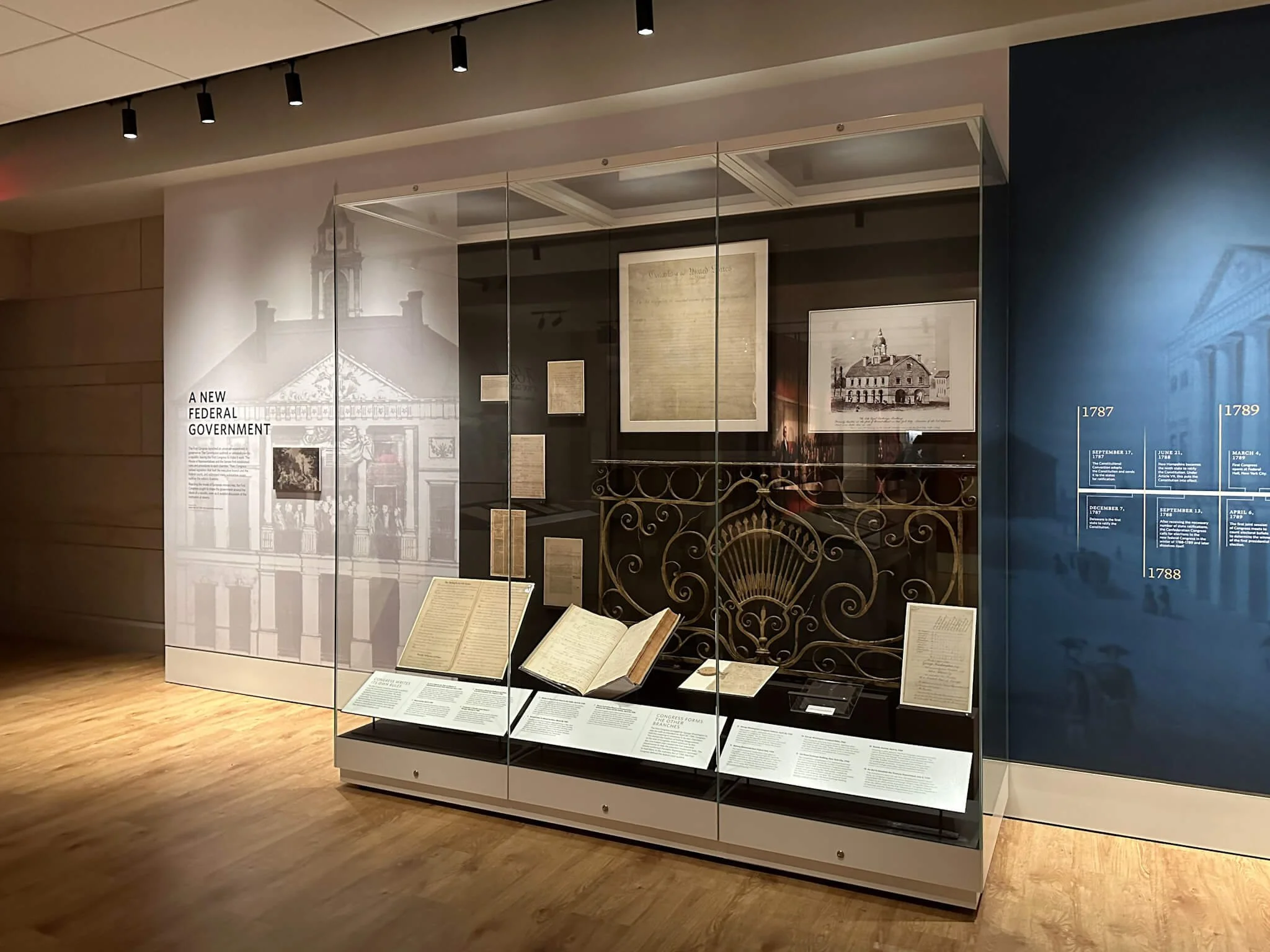 Reier-Vitrinen_The-U.S.-Capitol-Visitor-Center-_1.jpg