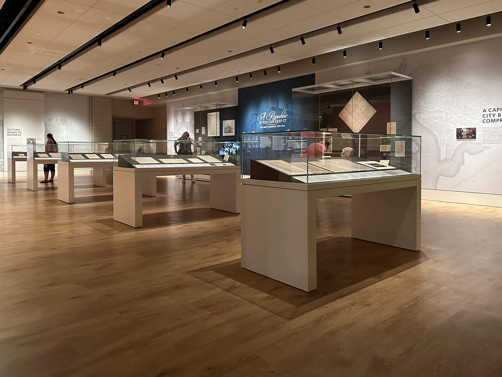 Reier-Vitrinen_The-U.S.-Capitol-Visitor-Center-_2.jpg