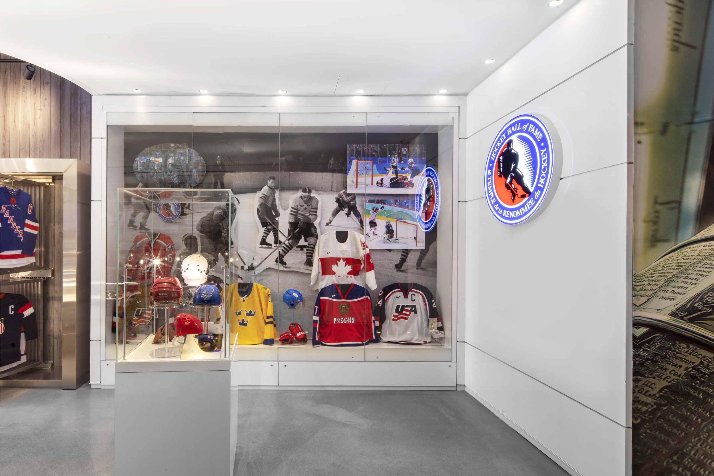 NHL Store NYC 2021 (106).jpg