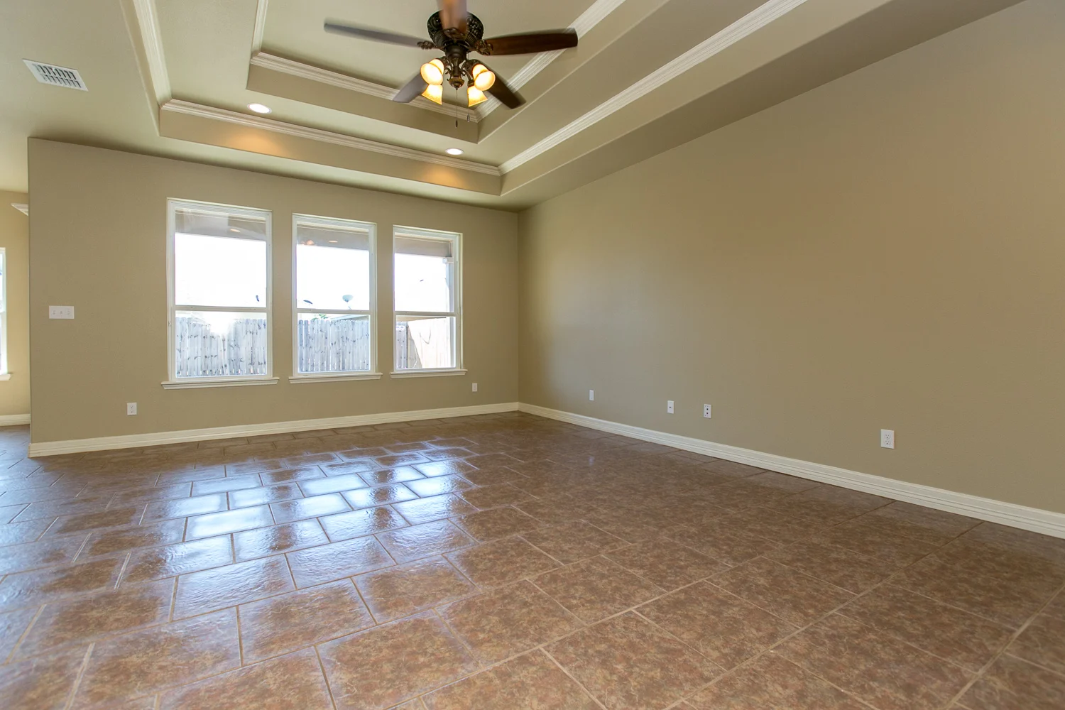 JPAGE-RealEstate-4315Summerwind-5.jpg