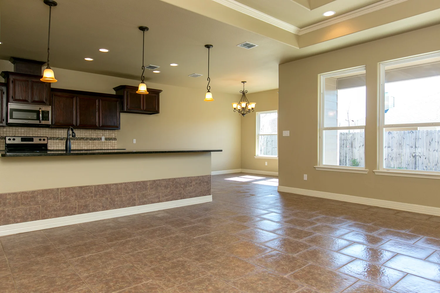 JPAGE-RealEstate-4315Summerwind-6.jpg