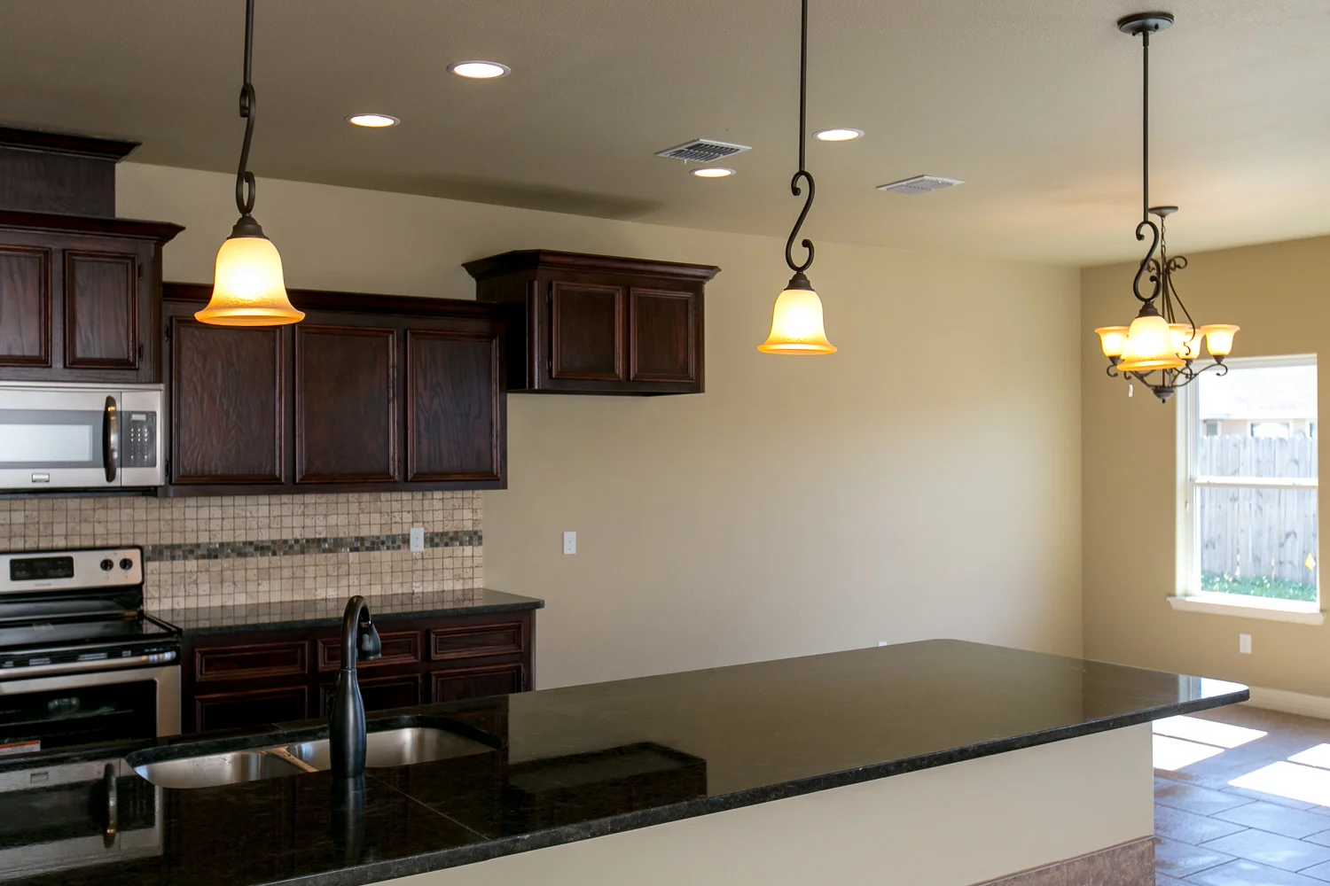 JPAGE-RealEstate-4315Summerwind-7.jpg