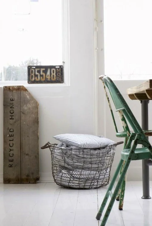 A few very understated elements can pack a punch.