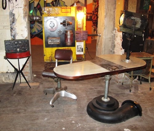 Close-up of the Bunker, more Tim Conlon in the background.  (photo: Andy Zalan)