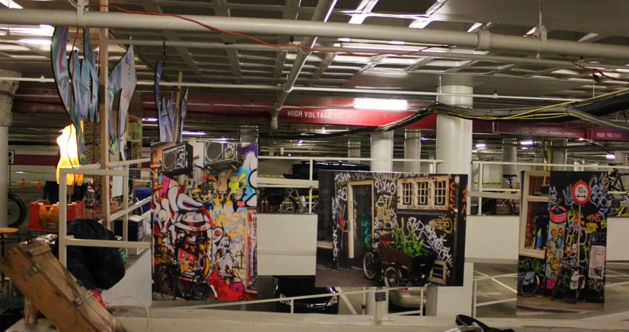 A side shot of the lounge at the #CrystalCityDiamondDerby photo: Ben West