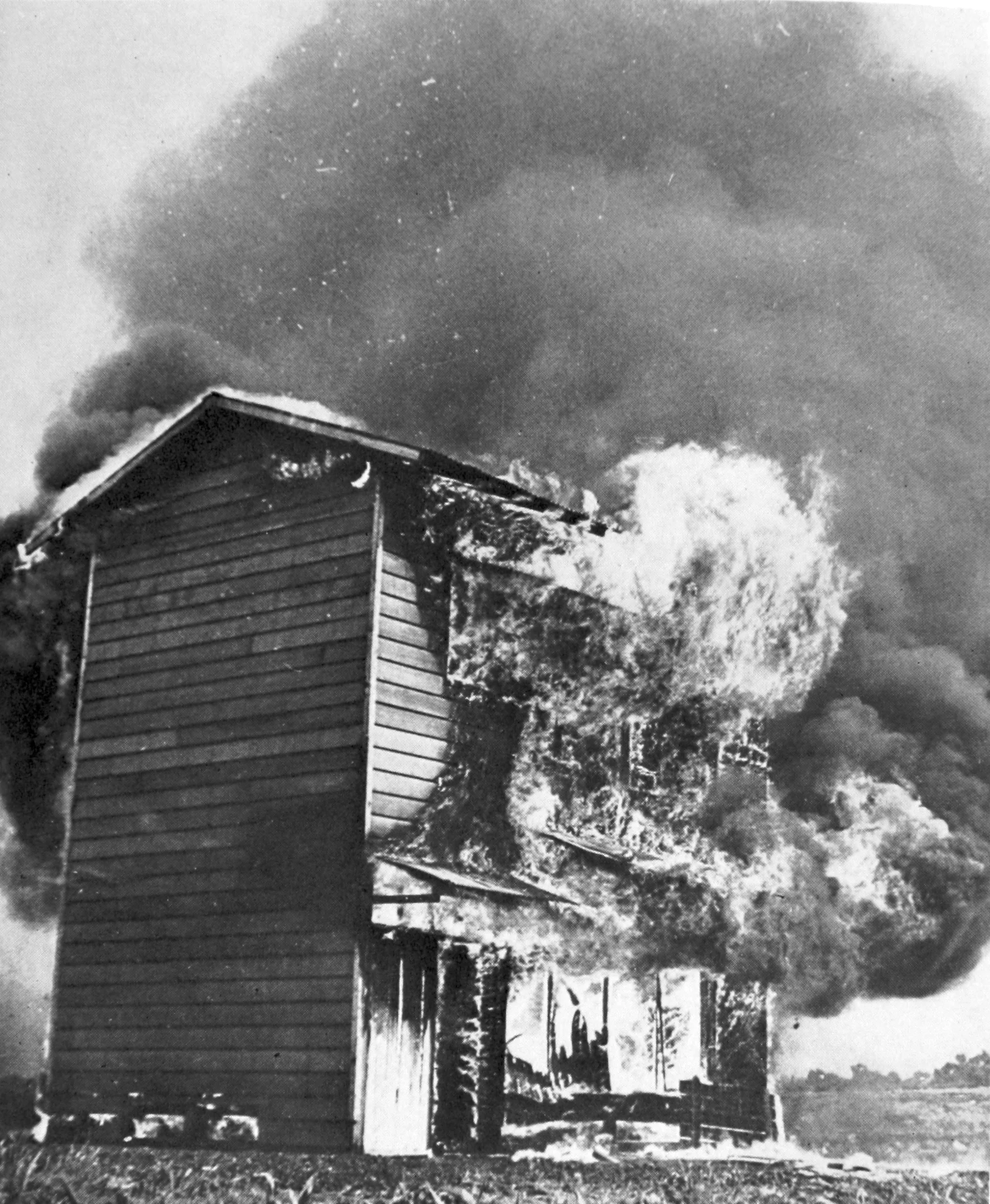 1943? Standard Oil test home burns