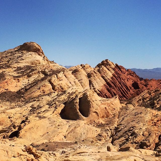 Valley of Fire... #nevada #desert #cave #valleyoffire #nature #west