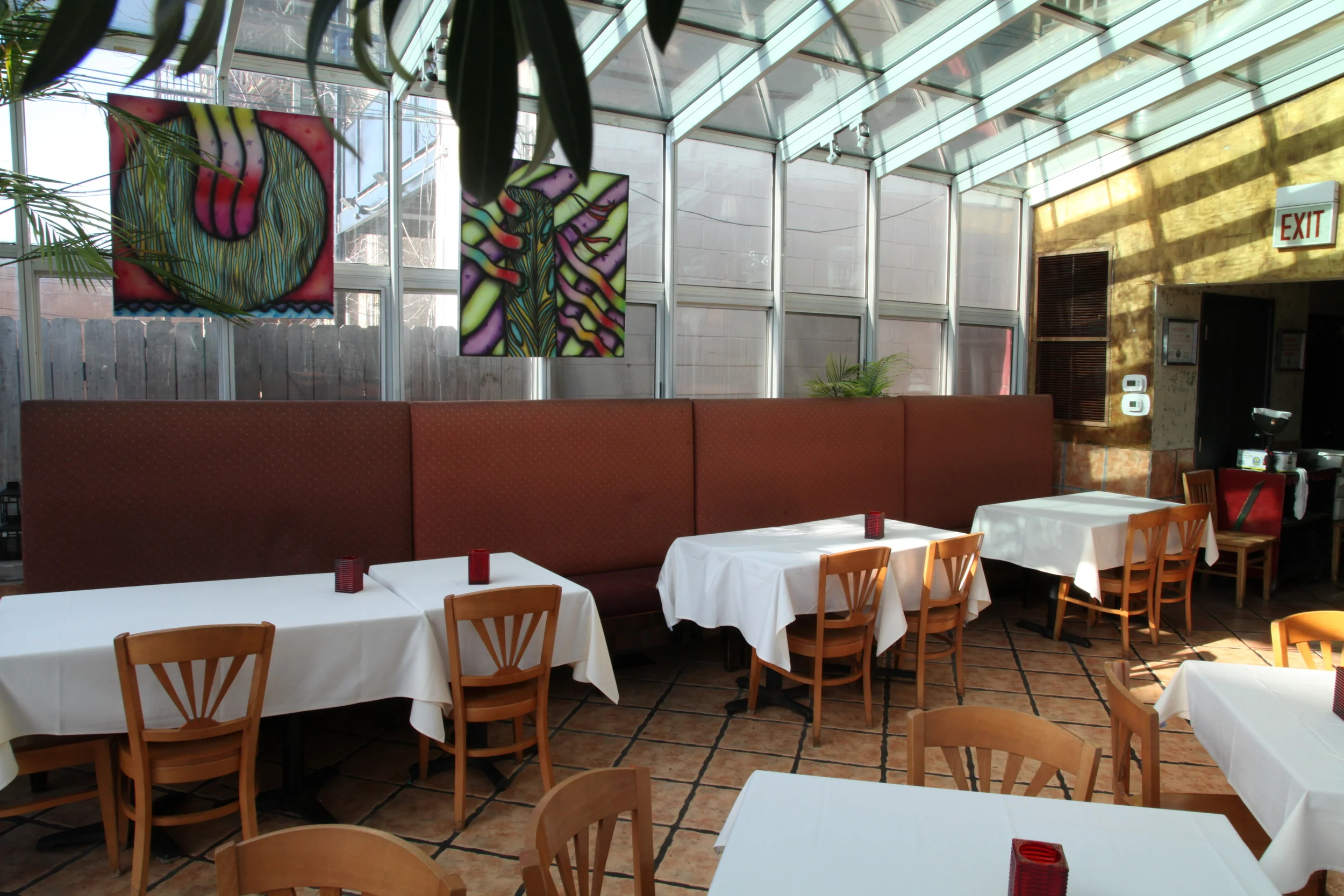 Atrium Sun Room Seats up to 50