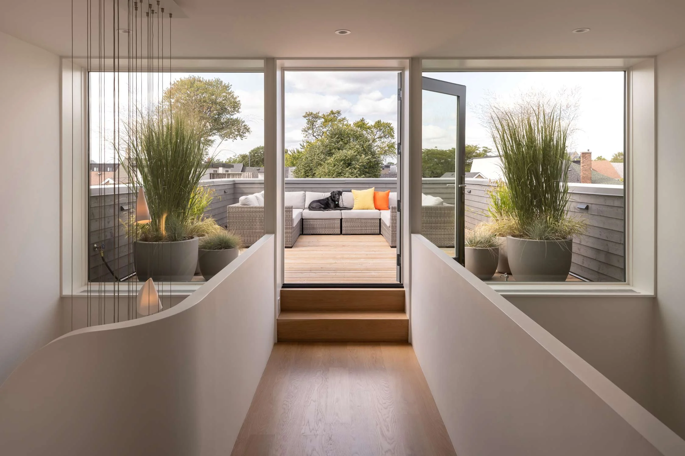 20 bridge to roof deck.jpg