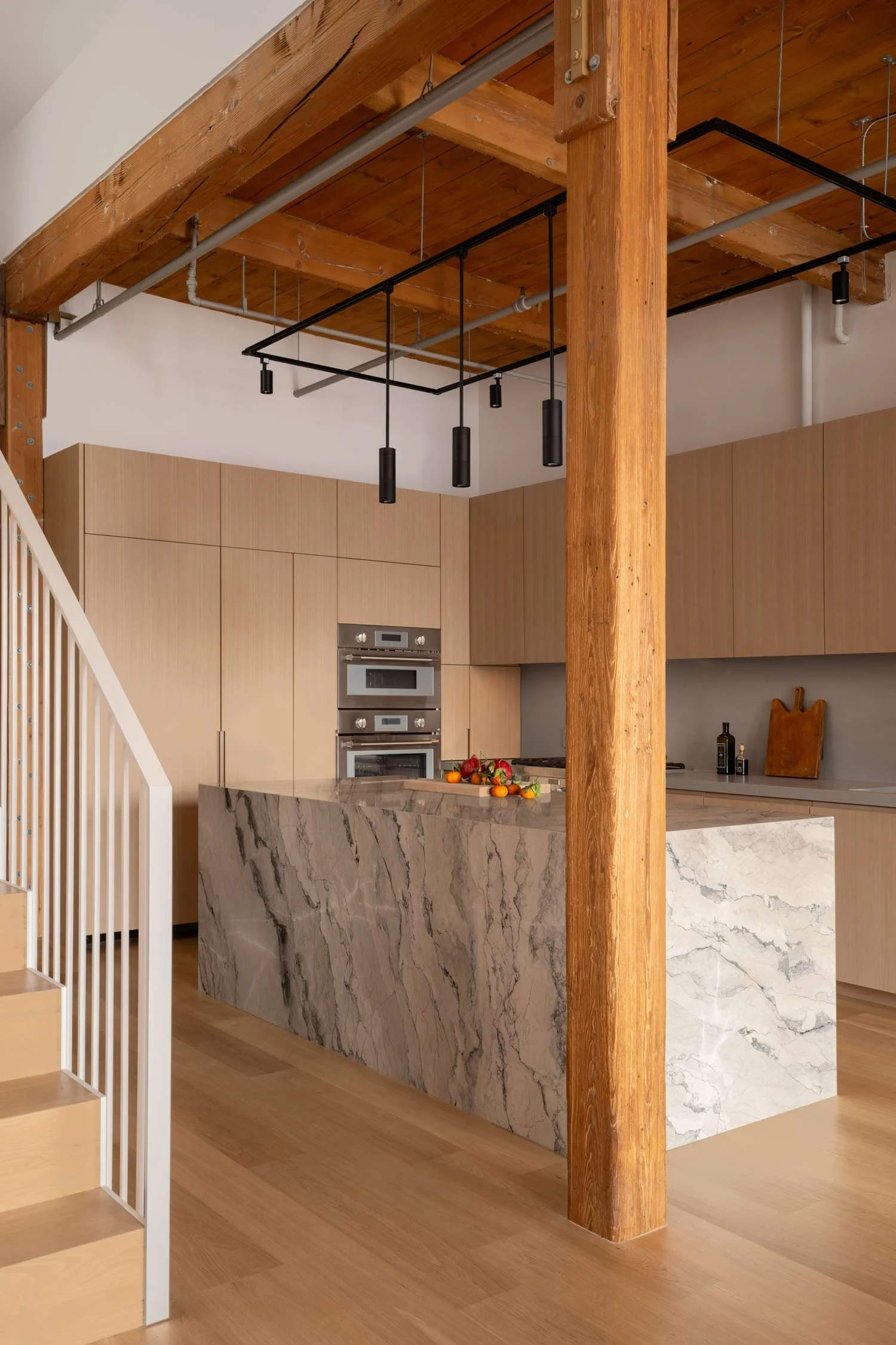 CAN 11 kitchen stair.jpg