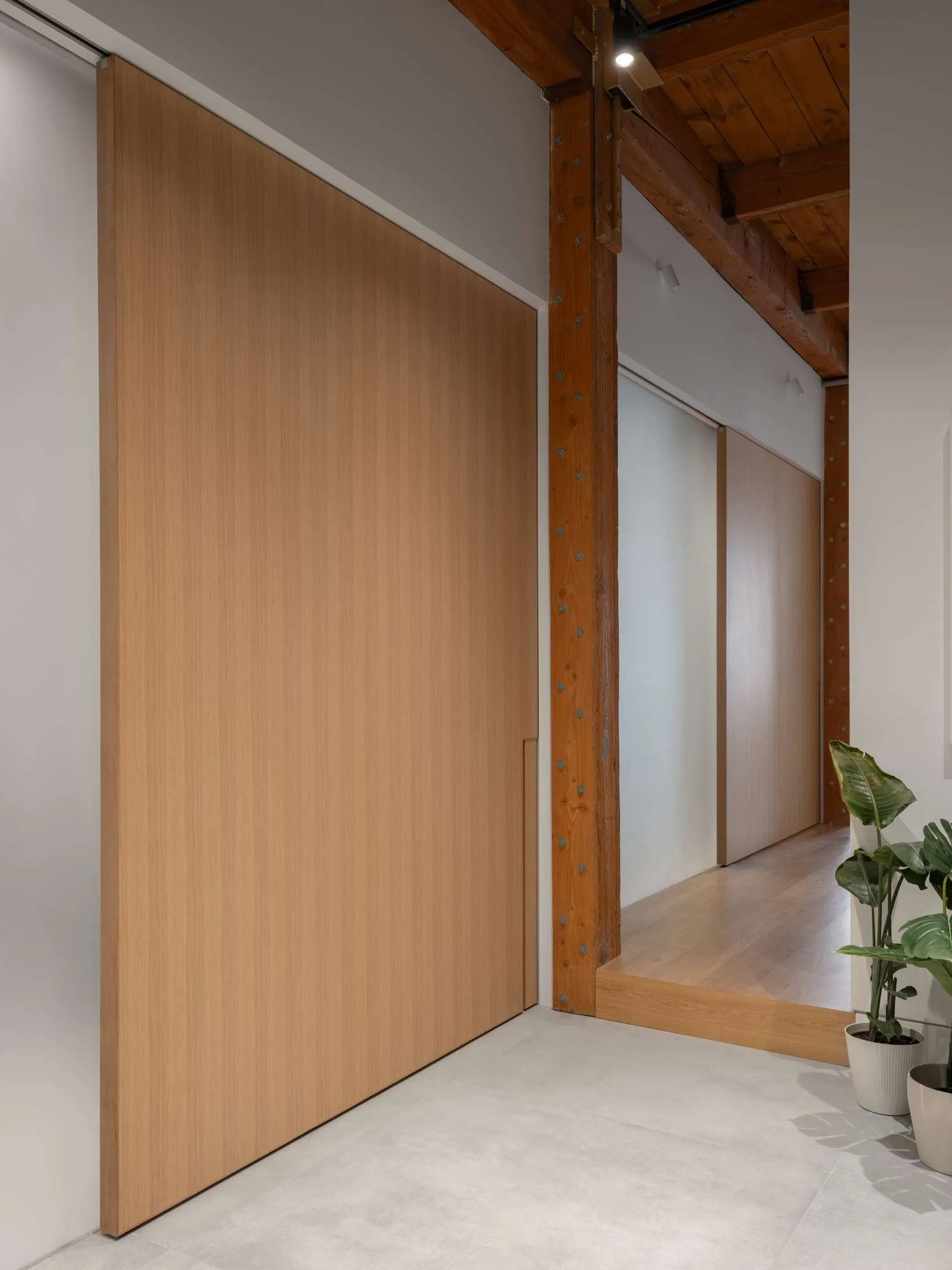 CAN 21 doors closed.jpg