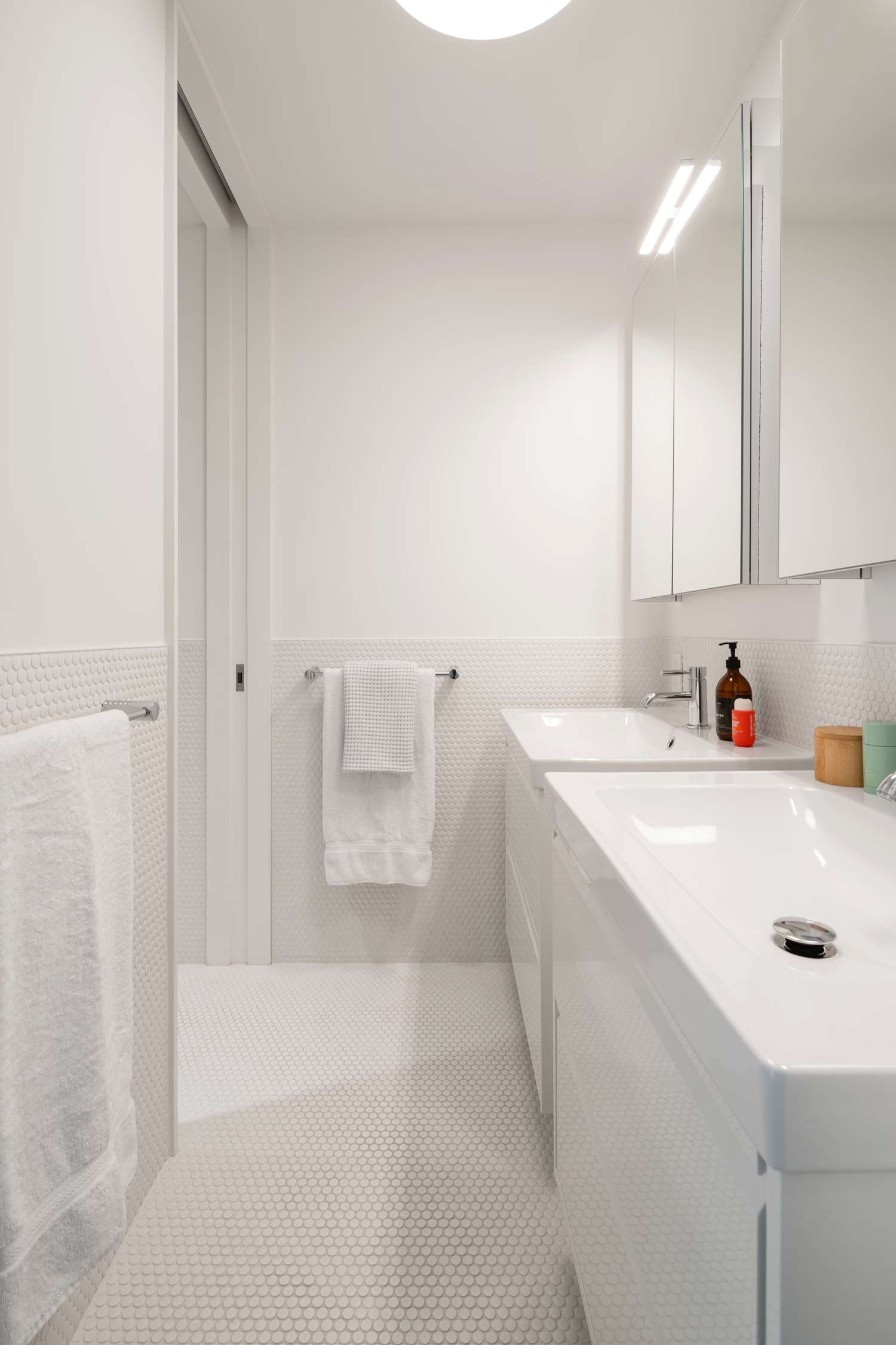 PAL 37 kids bathroom.jpg