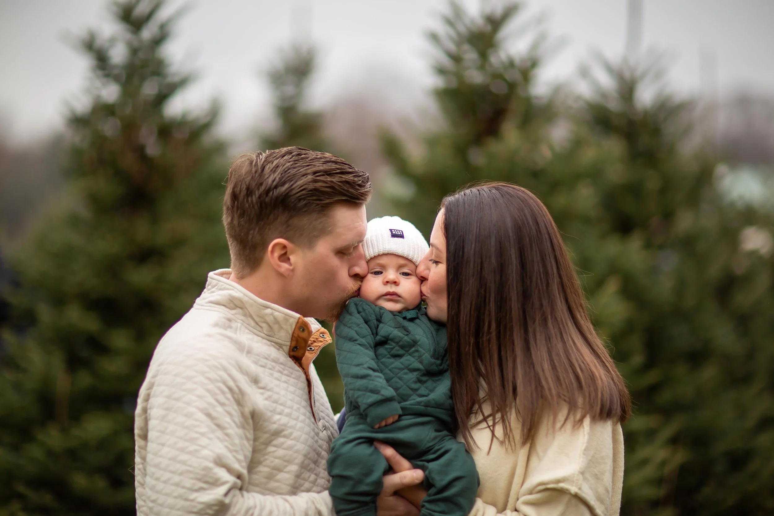 HennessyFirstFamilyXmasSession-12.jpg