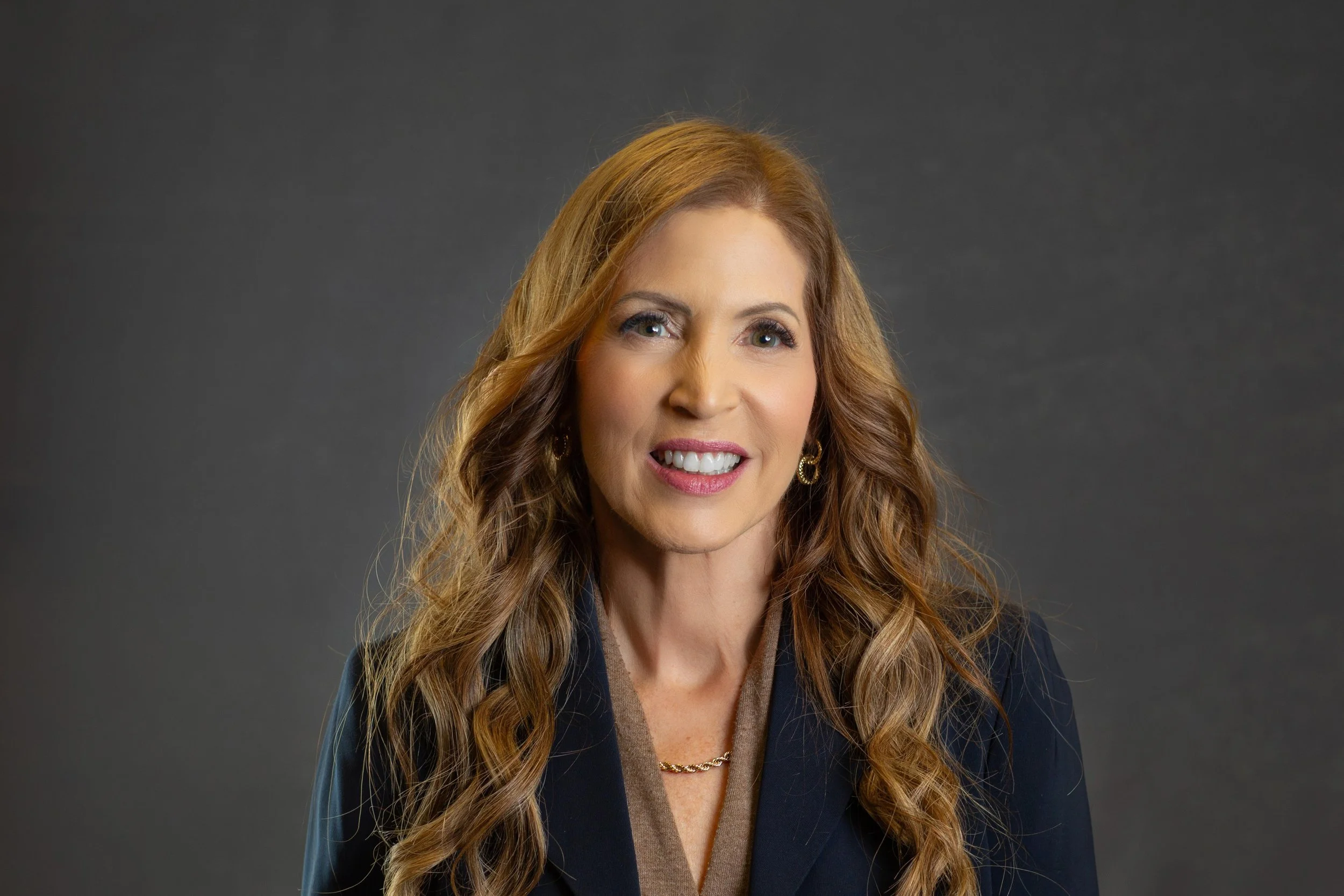 SyscoHeadshots2023ChristineL-86.jpg