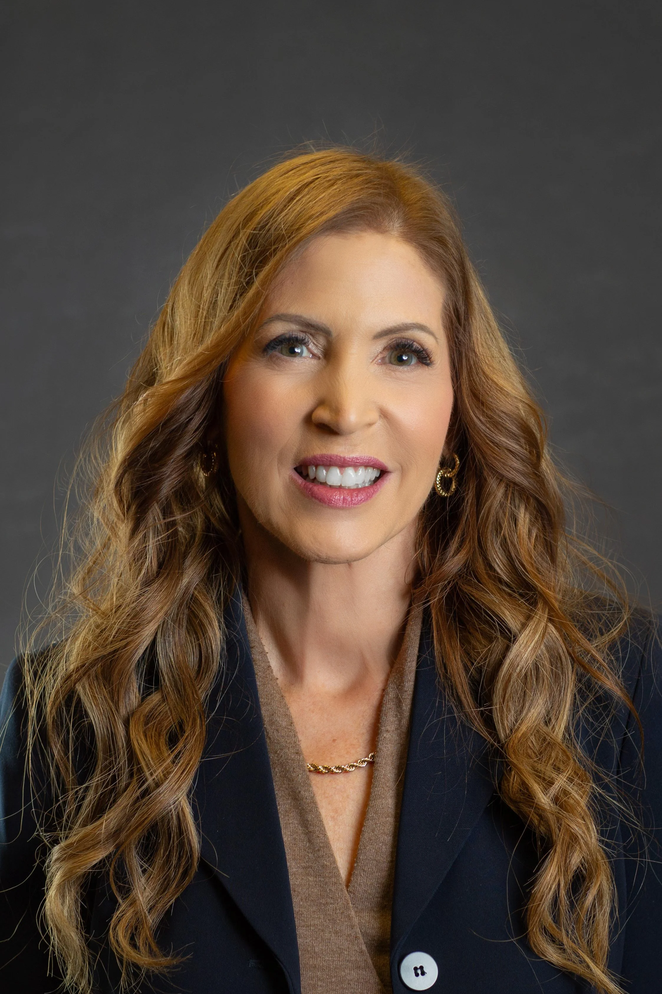 SyscoHeadshots2023ChristineL-87.jpg
