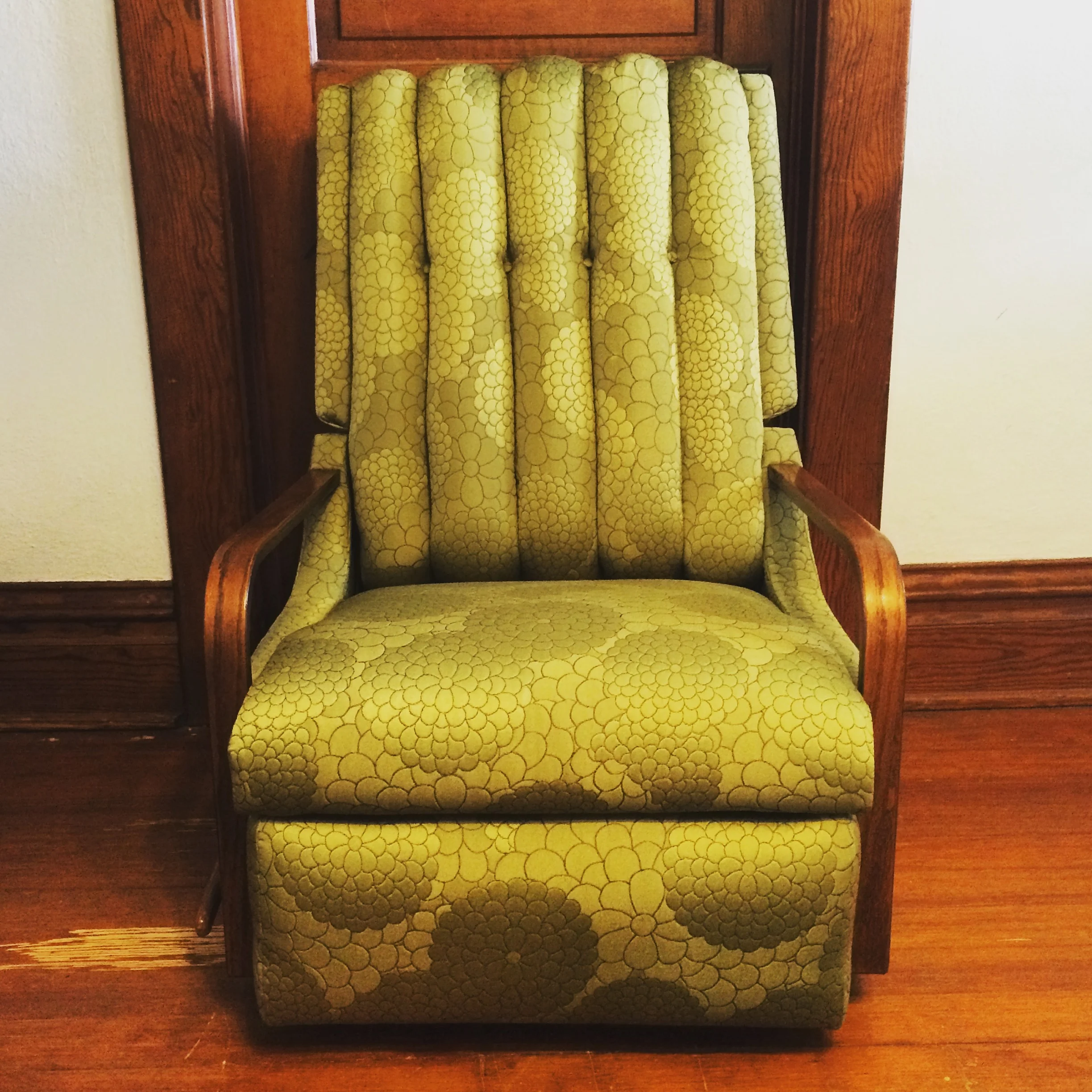 channel back recliner