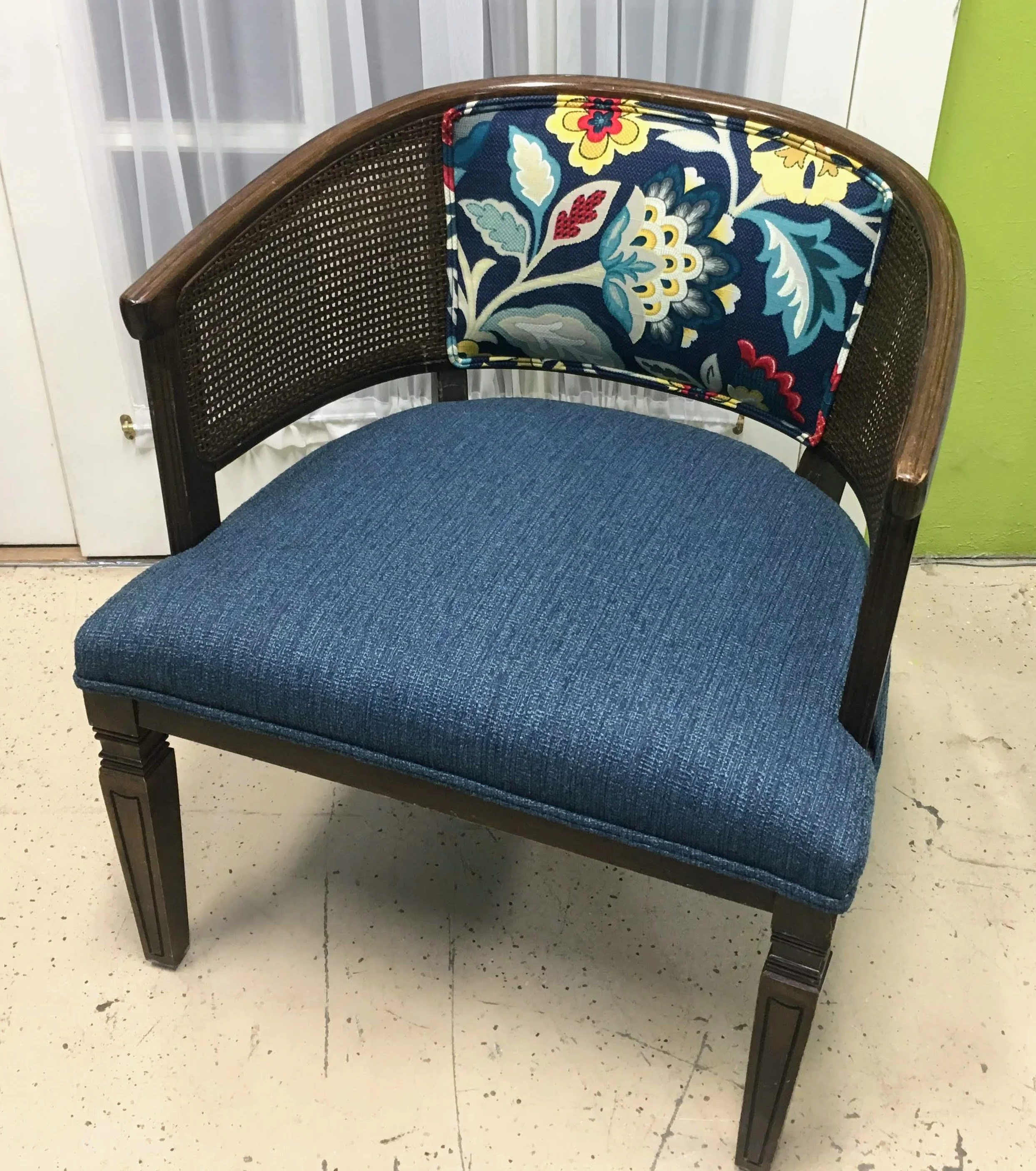 barrel back side chair