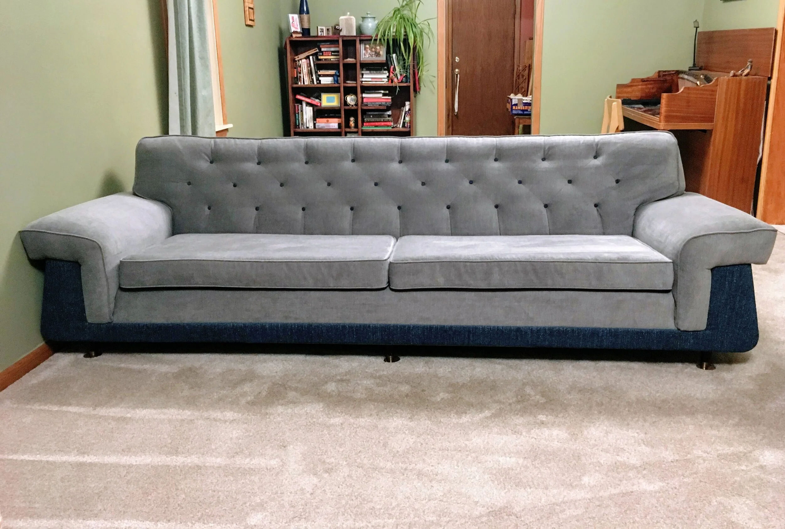 diamond tufted sofa