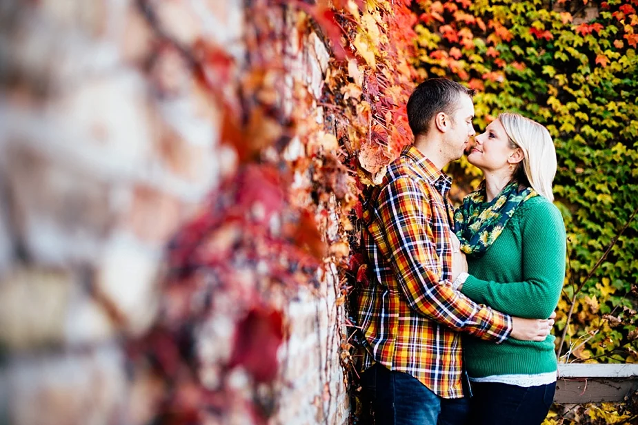 Ashley-Cody-woodsy-fall-engagement-session_0011.jpg