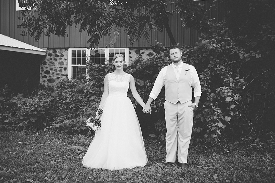 Taylor+Lauryn-Barn-Wedding-Milwaukee-Wedding-Photographer_0061.jpg