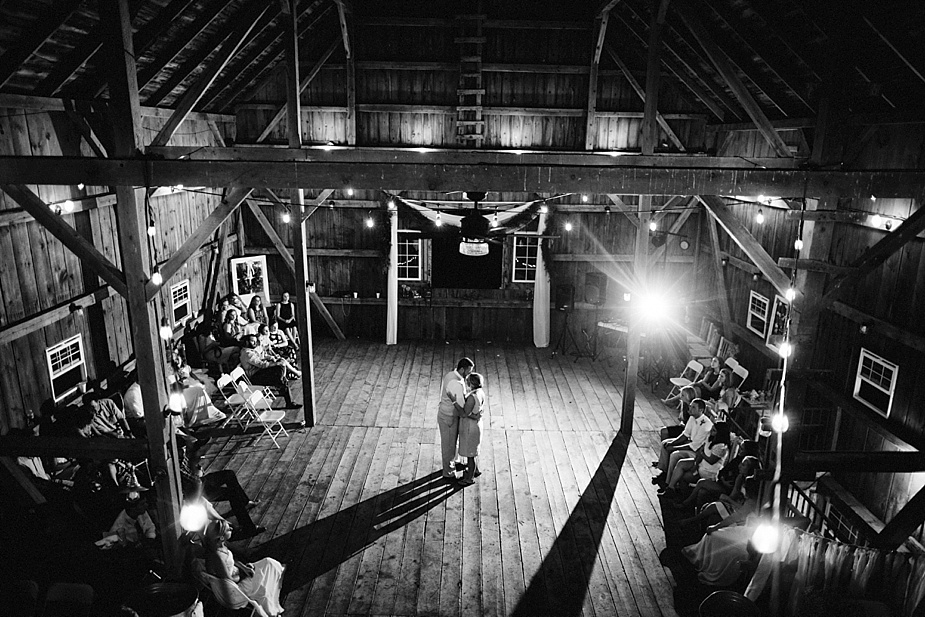 Taylor+Lauryn-Barn-Wedding-Milwaukee-Wedding-Photographer_0085.jpg