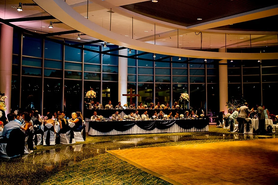 Phil+Abby_milwaukee-wedding-photographer_0077.jpg