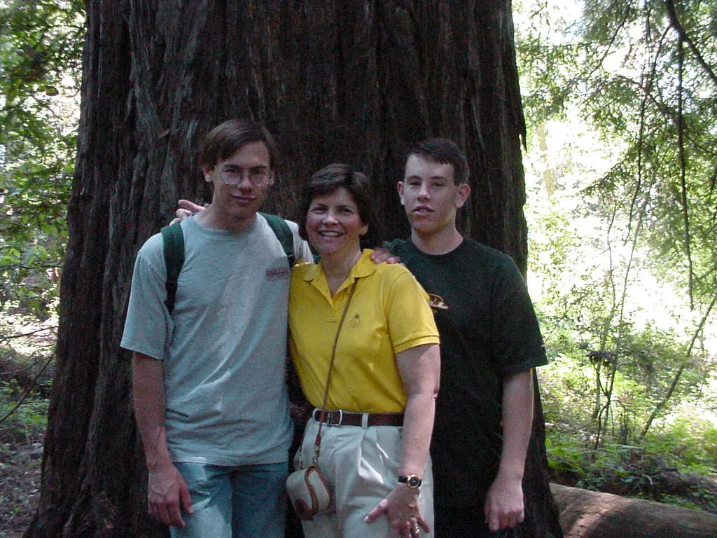 MOMBOYS.jpg