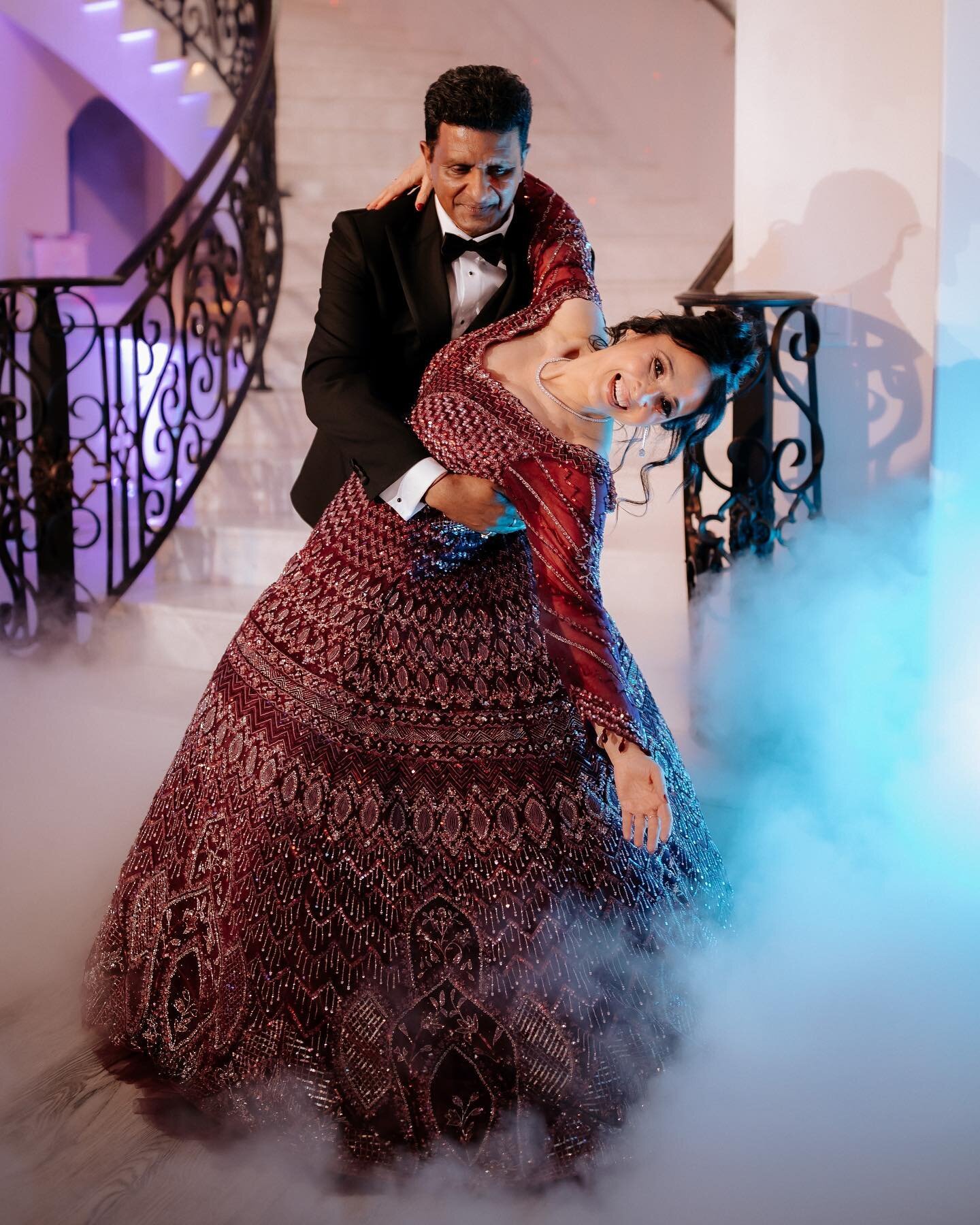 A choreographed entrance with dry ice?! AMAZING!
.
.
.
.
.

#dallaswedding #dallasweddingvideographer #dallasweddingphotographer #fortworthwedding #fortworthweddingphotographer #nestatruthfarms #weddingvideo #weddingvideography #weddingvideographer #