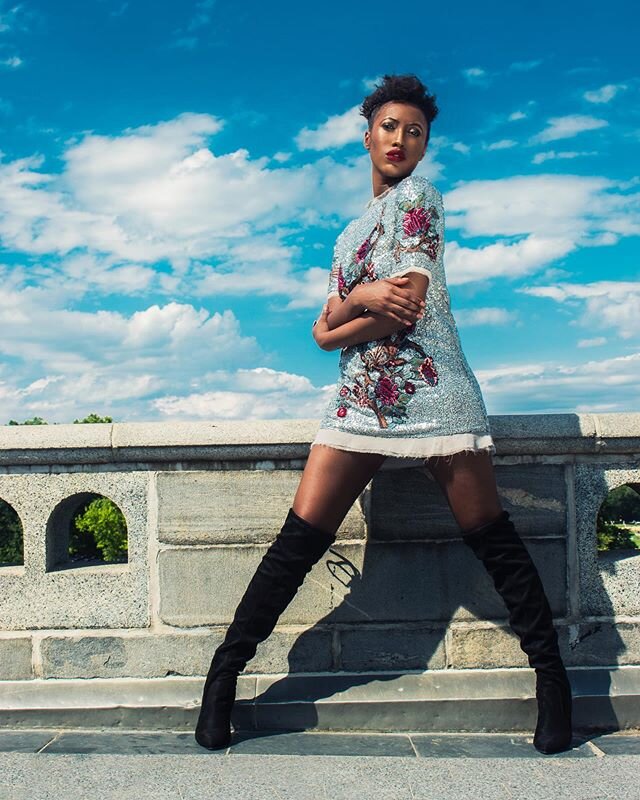 Remember the outdoors?! 🍃#TBT
.
City Life // Featured in&nbsp;@beaunumagazine
📷:&nbsp;@kt_creative
Makeup:&nbsp;@laqueenmakeup
Hairstylist:&nbsp;@hairtobedifferent
Stylist:@deckary