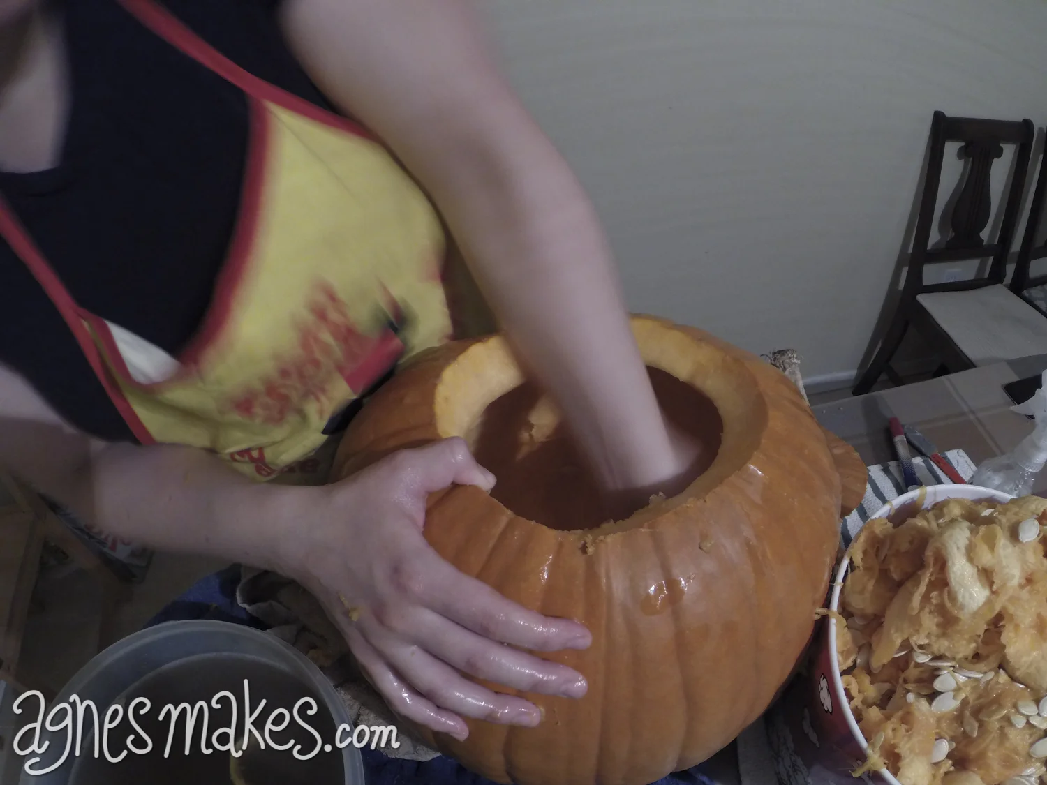 Gutting a Pumpkin-583.jpg